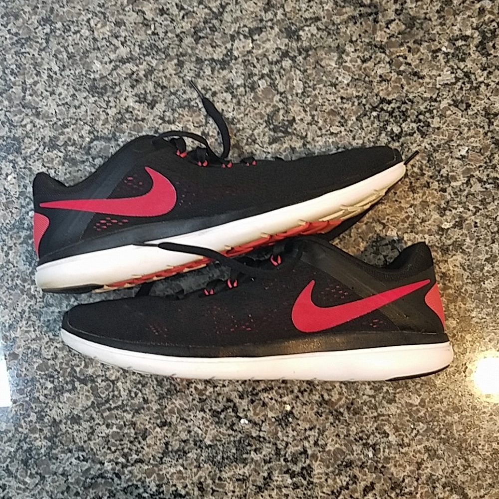 Men's Nikes. Excellent condition, worn twice.